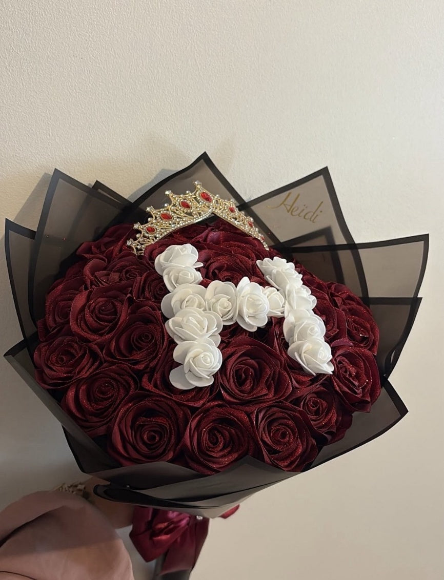 Bouquet de roses éternelles préparé pour une occasion particulière